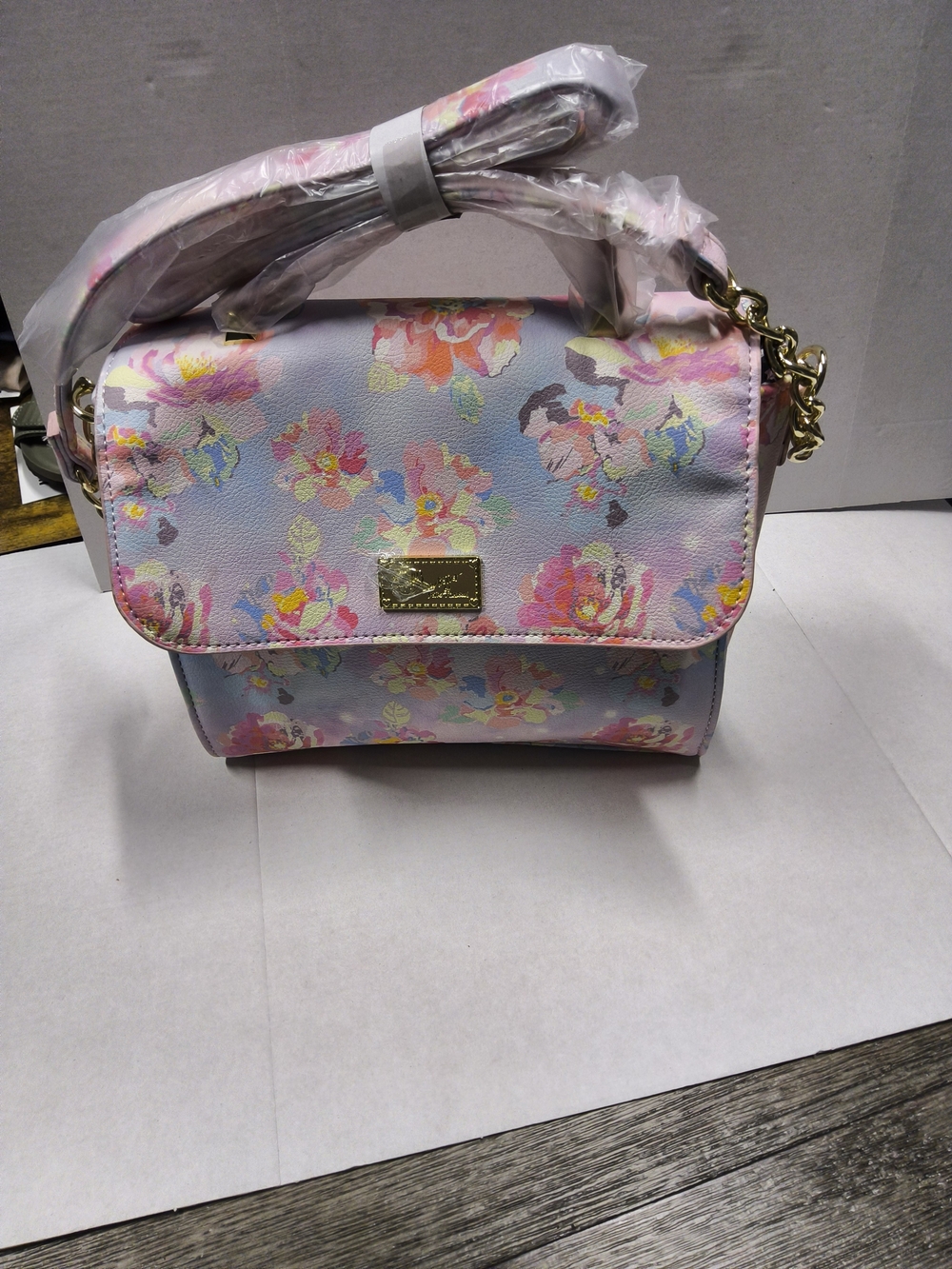NWOT Betsey Johnson Floral Pastel Crossbody Bag - Pink Multicolor - Picture 3 of 9